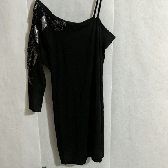 Bellatrix Dresses & Skirts - 80% OFF NWT Bellatrix  1shoulder dress Sz M